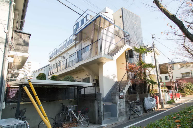 学芸大学駅の賃貸：【桜並木を臨んで。】